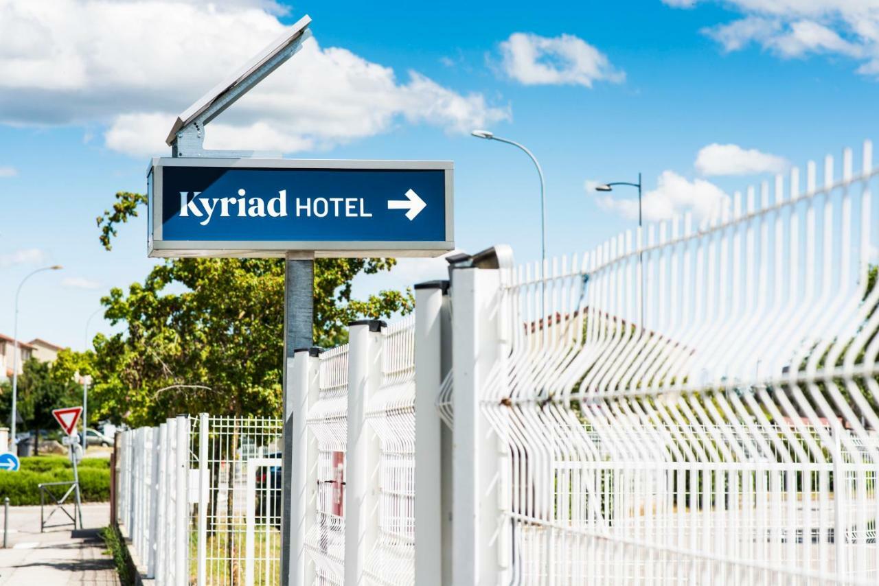 Kyriad Lyon Est Stadium Eurexpo Мейзио Екстериор снимка